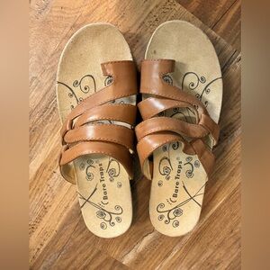Bare Traps Sandals Joules 6 Women’s Tan Faux Leather Straps Shoes Toe Ring